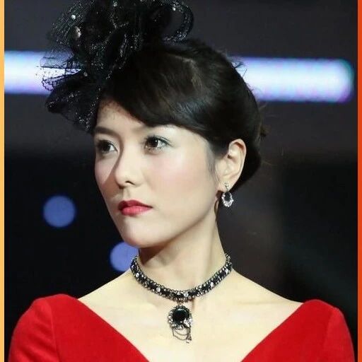 杨乐乐拍端午视频,却意外曝光与汪涵的千万豪宅,门口立菩萨石像