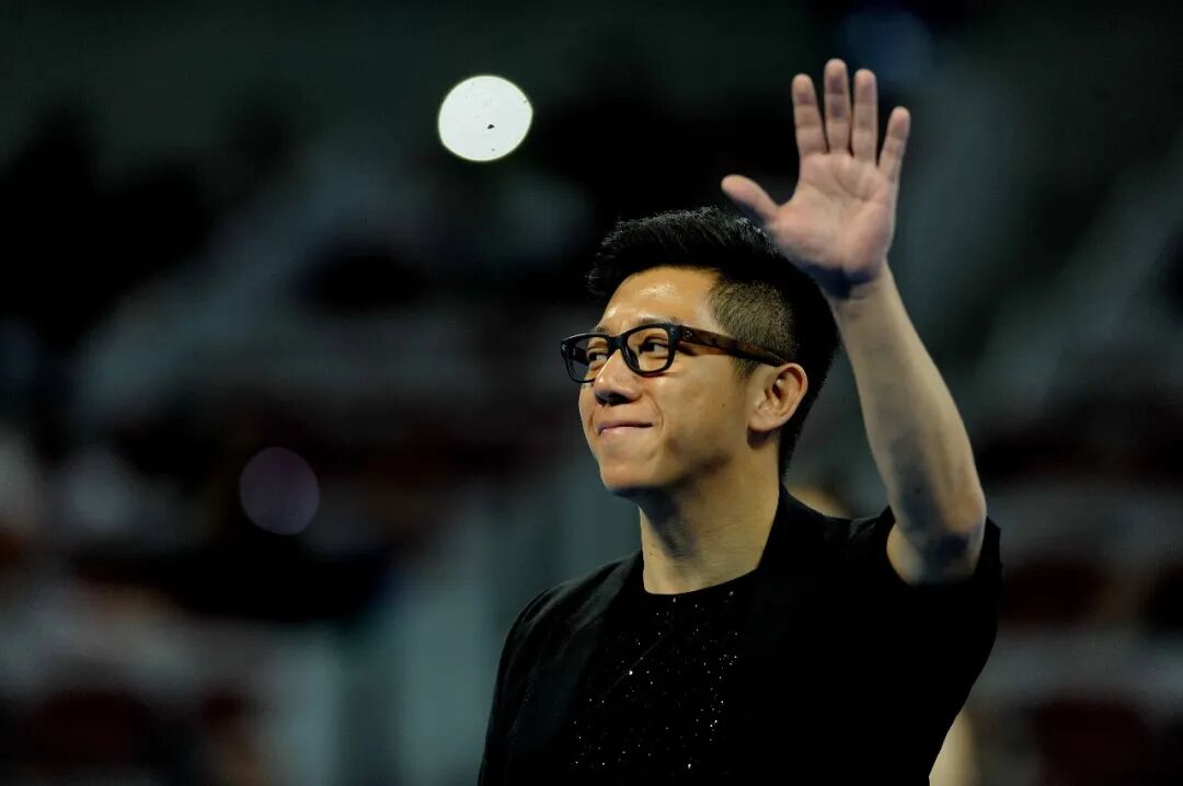 视觉中国胡海泉,1975年8月13日出生于辽宁省沈阳市,中国内地男歌手