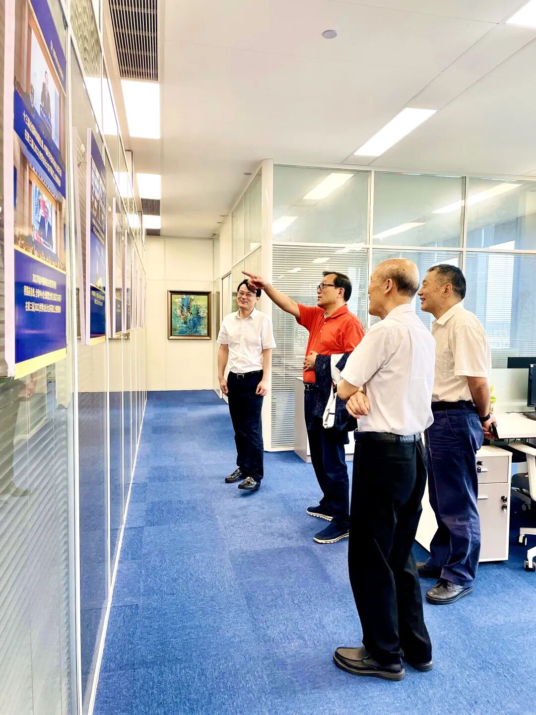 省市老领导莅临世界会长大会组委会指导工作