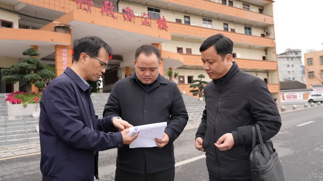 徐勃调研指导学校教育教学工作