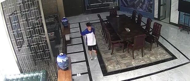 贵州高中生售楼部“蹭空调”学习一年，高考后，他们留下了“暖心”的东西……