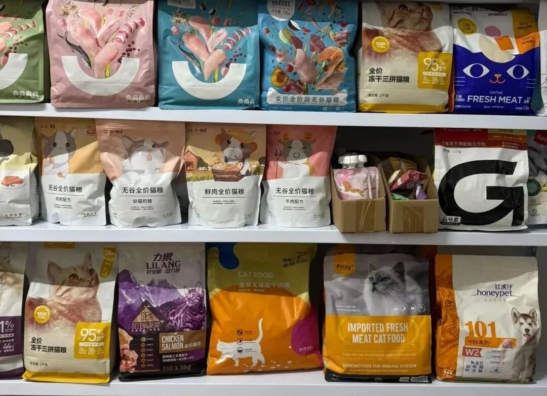淘宝闪购、京东、美团，谁能拿下宠物经济即时零售的王牌？