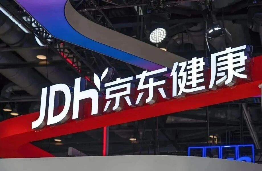 当前，中国宠物消费市场正迎来高速增长期，宠物行业的“即时化需求”呈爆发态势。2025年上半年，中国宠物市场消费规模达773.75亿元。从渠道来看，天猫、京东、线下宠物店仍是宠物行业的基本盘，而抖音和即时零售渠道增速最快。