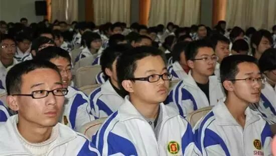 红光怎么治疗吗国际眼科速递：重复低强度红光照射治疗近视眼真的有效果吗？_https://www.jmylbn.com_新闻资讯_第3张