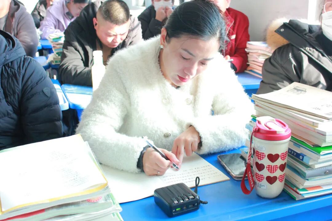 【凝心聚力话成长 家校携手筑未来】山东运河职业中专2025-2026学年第一学期期中家长会(图52)