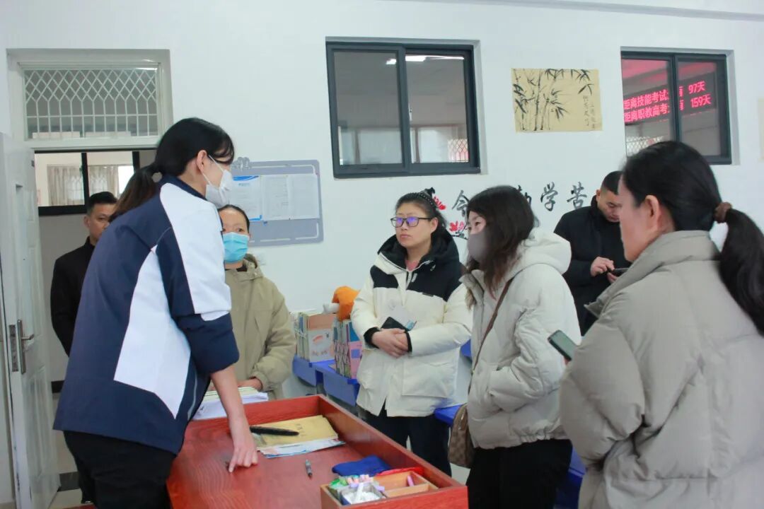 【凝心聚力话成长 家校携手筑未来】山东运河职业中专2025-2026学年第一学期期中家长会(图55)