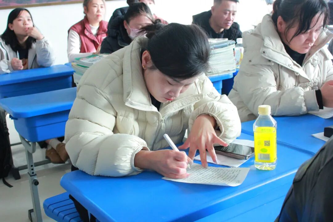 【凝心聚力话成长 家校携手筑未来】山东运河职业中专2025-2026学年第一学期期中家长会(图50)