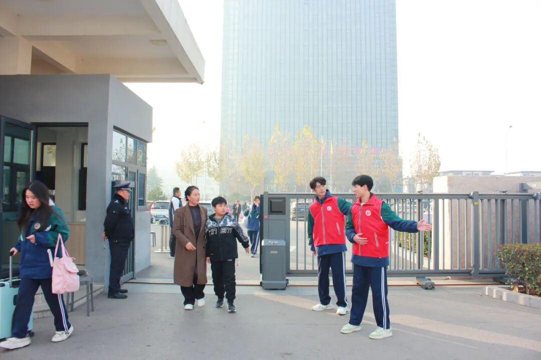 【凝心聚力话成长 家校携手筑未来】山东运河职业中专2025-2026学年第一学期期中家长会(图14)