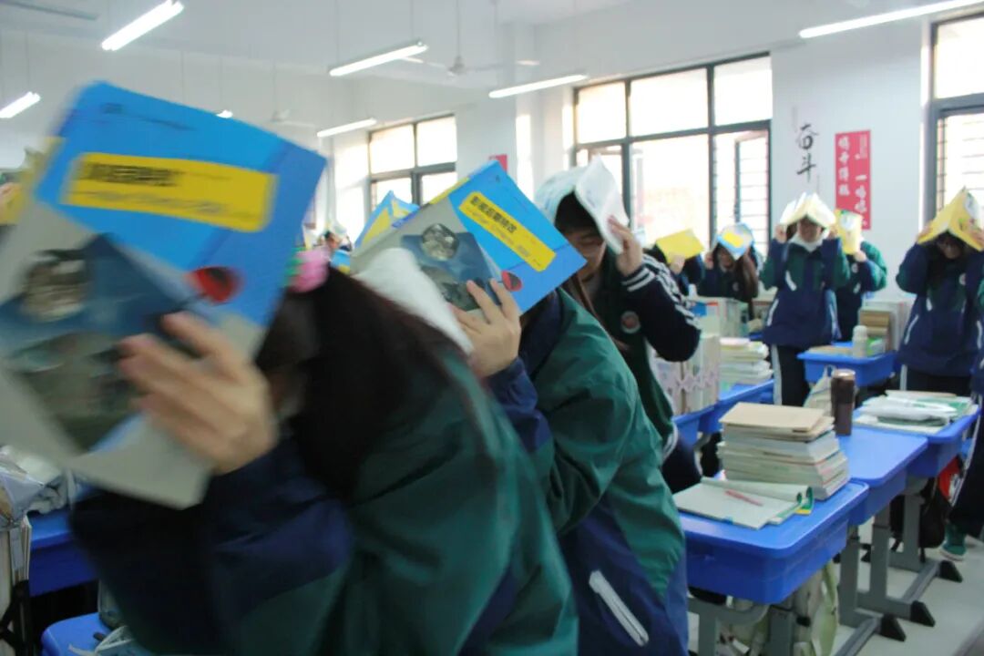 防患未然始于练 防震防火护家园 ▏ 山东运河职业中专防震防火应急疏散演练活动(图16)