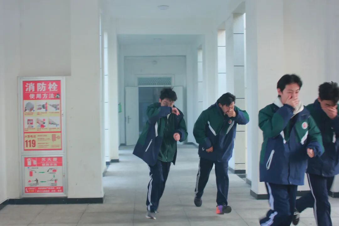 防患未然始于练 防震防火护家园 ▏ 山东运河职业中专防震防火应急疏散演练活动(图18)