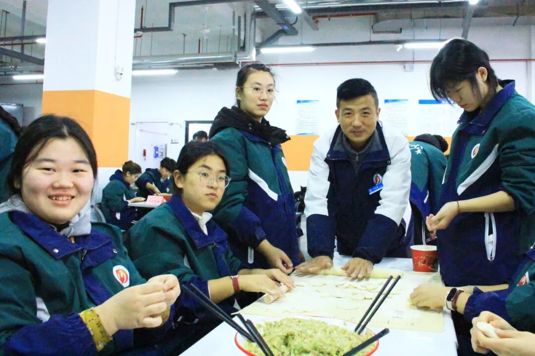 喜迎元旦，情暖校园——山东运河职业中专元旦包水饺活动(图33)