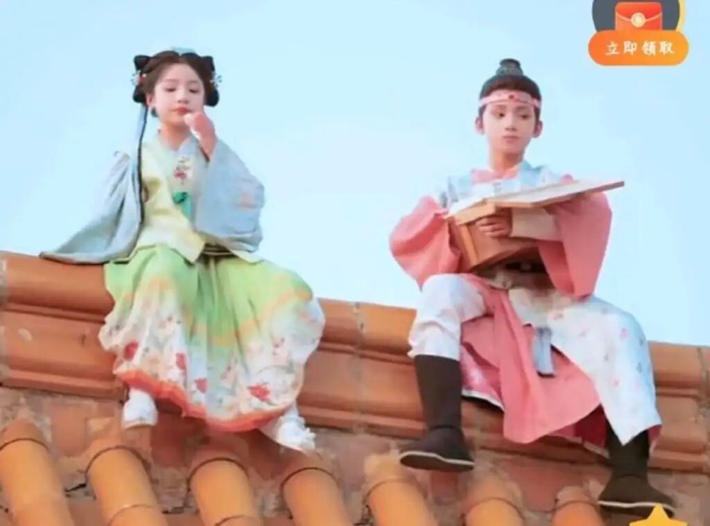 Two child actors in a miniseries were asked to play out a scene perched high on a roof. Photo: ettoday