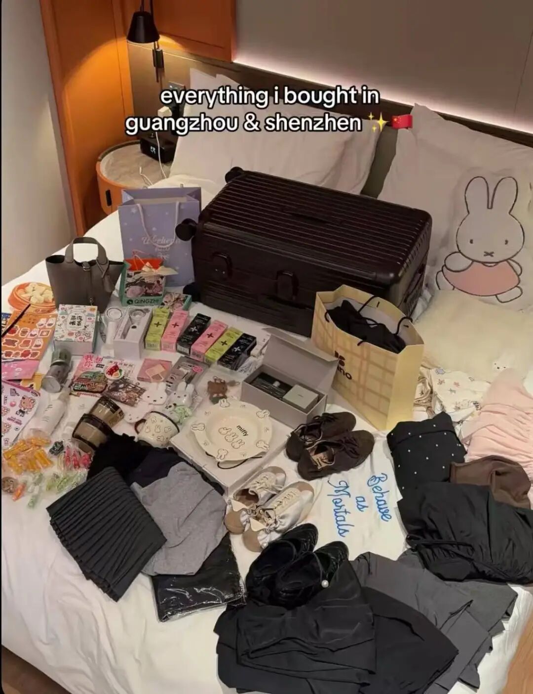 China Haul ： Why Foreign Tourists Are Shopping and Buying Tech & C-Beauty
