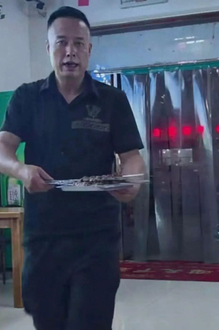 Tongchuan Barbecue Chef Ma Jianping Goes Viral as Elon Musk Lookalike