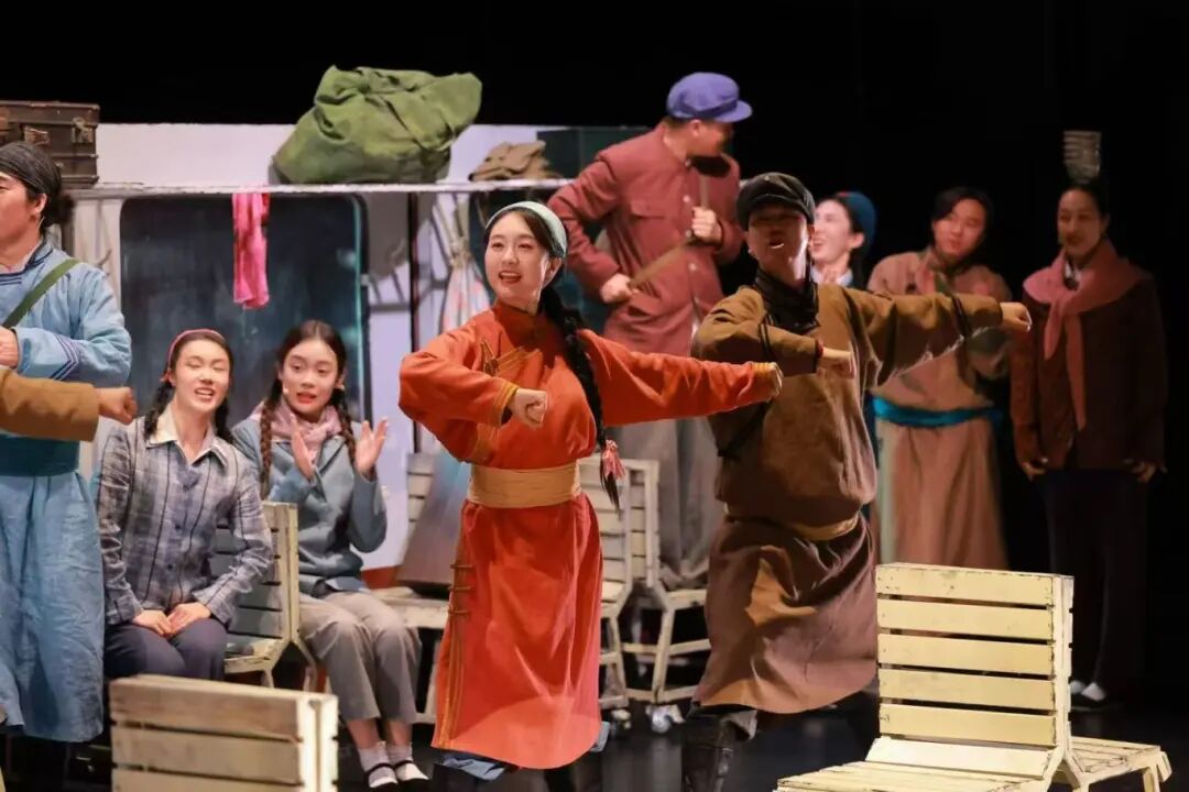 沉浸式戏剧《乌兰牧骑》上演！带您体验“红色文艺轻骑兵”的荣光 第27张