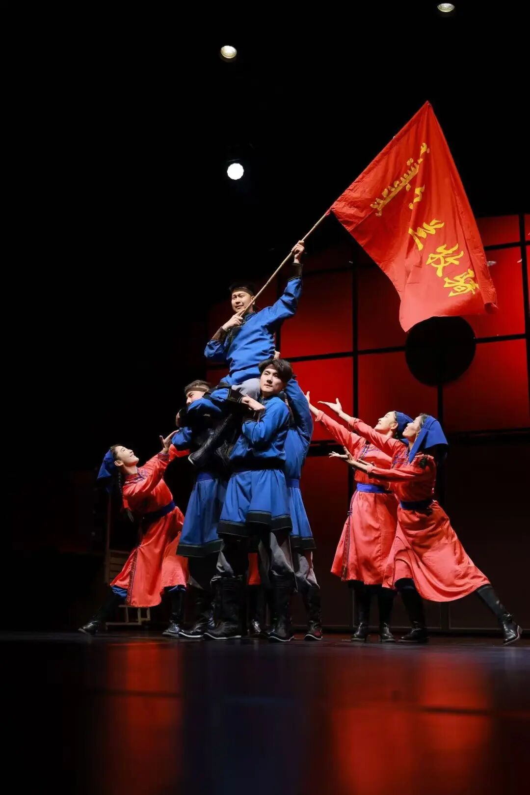 沉浸式戏剧《乌兰牧骑》上演！带您体验“红色文艺轻骑兵”的荣光 第30张