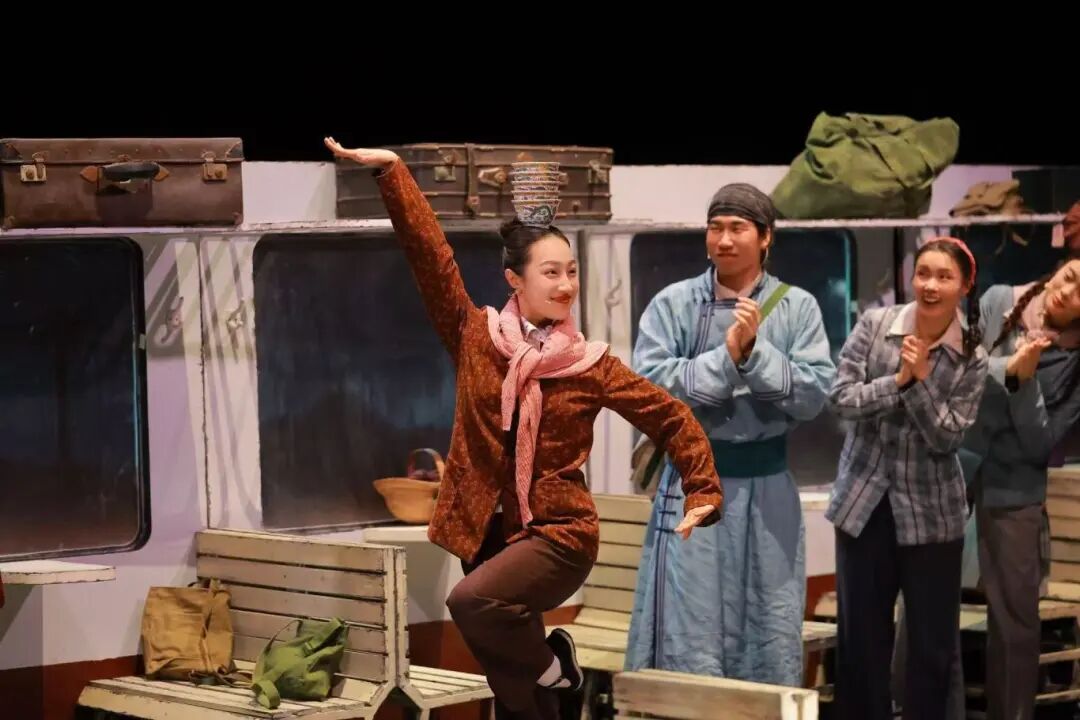 沉浸式戏剧《乌兰牧骑》上演！带您体验“红色文艺轻骑兵”的荣光 第26张