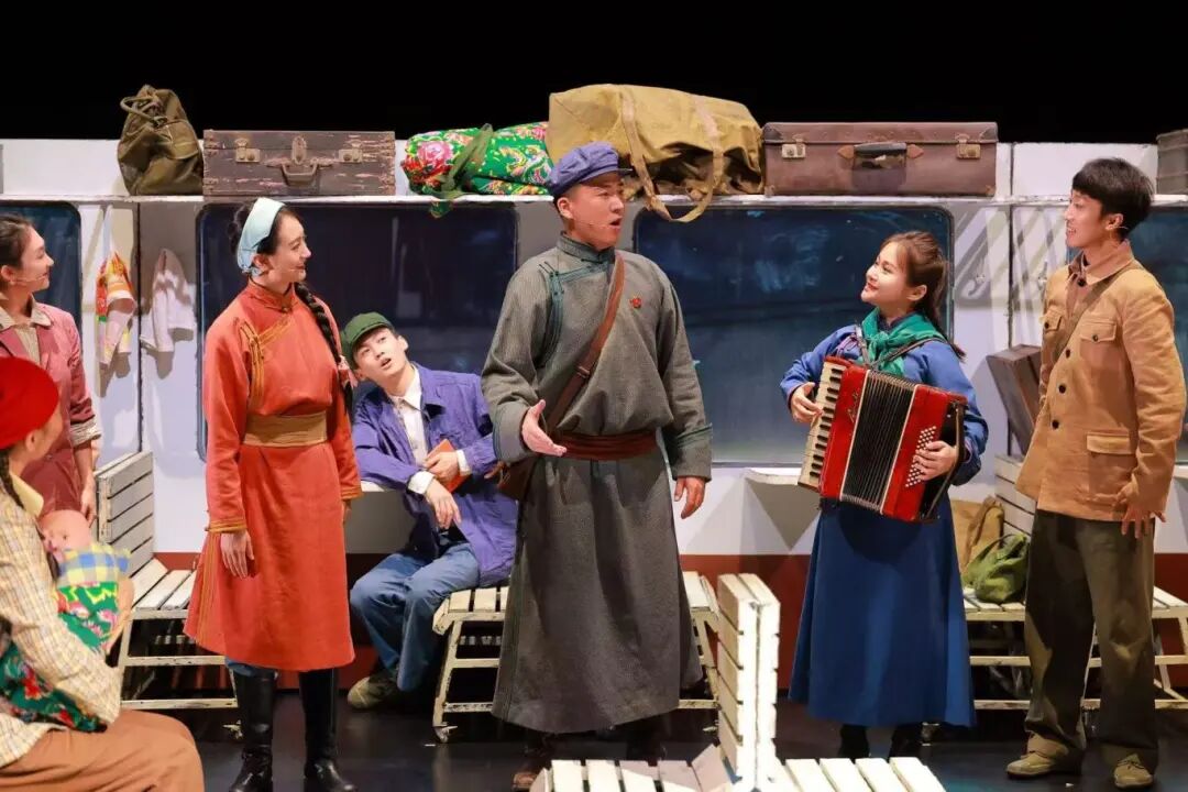 沉浸式戏剧《乌兰牧骑》上演！带您体验“红色文艺轻骑兵”的荣光 第25张
