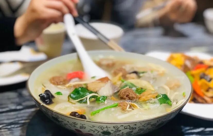 竟是一部大型陕北风光记录片