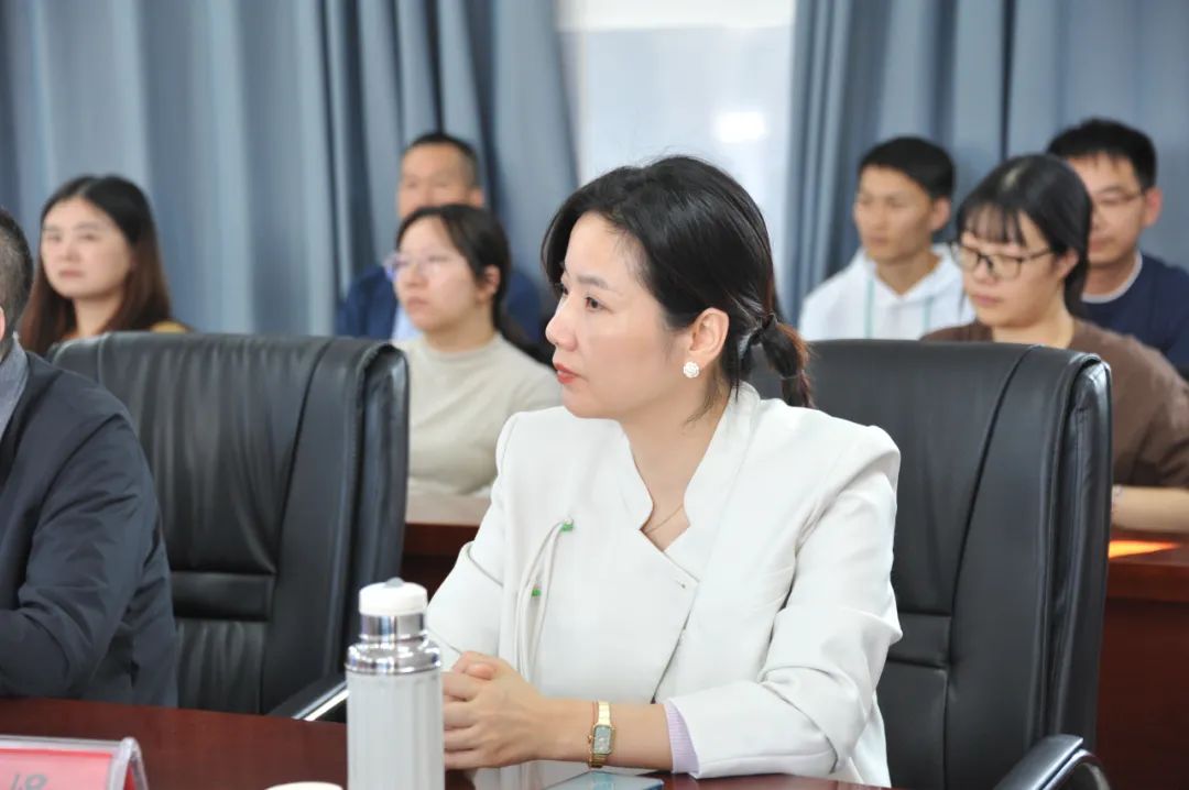 打开读书学习的新天地宏德数字图书馆落地两所山区学校