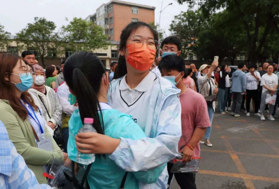 潞州区是全市最大的考区,考生9732人,设考点9个,分别是长治