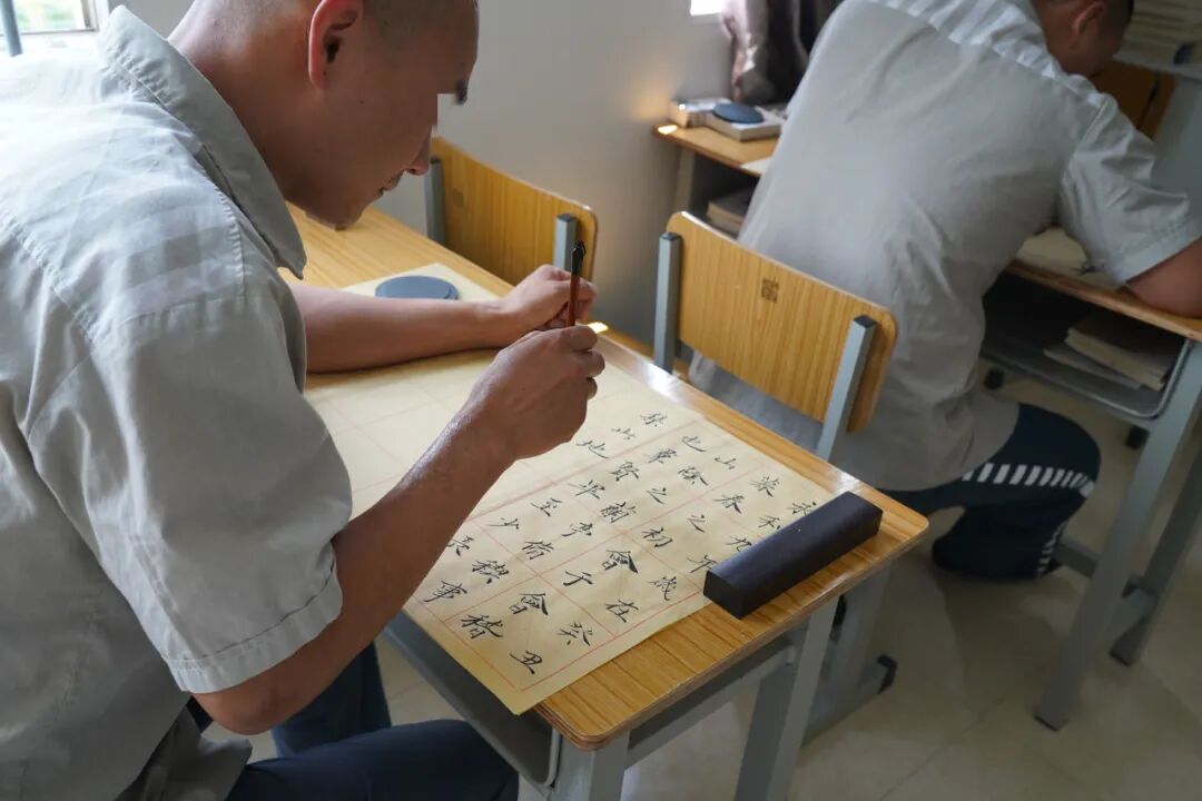 白云监狱服刑人员书法,绘画兴趣交流班正式开班