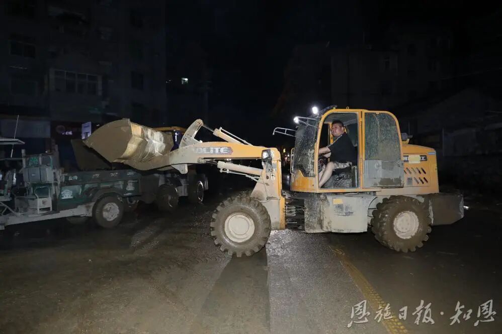 探访湖北咸丰暴雨洪灾现场