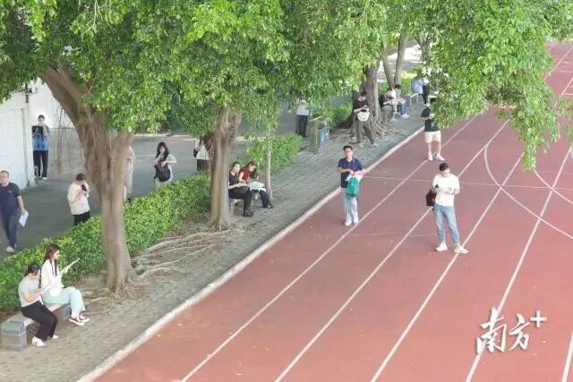 汕头考区2025年“法考”开考  南方+ 蔡沚彦 拍摄