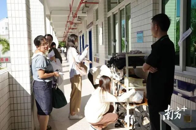 汕头考区2025年“法考”开考  南方+ 蔡沚彦 拍摄