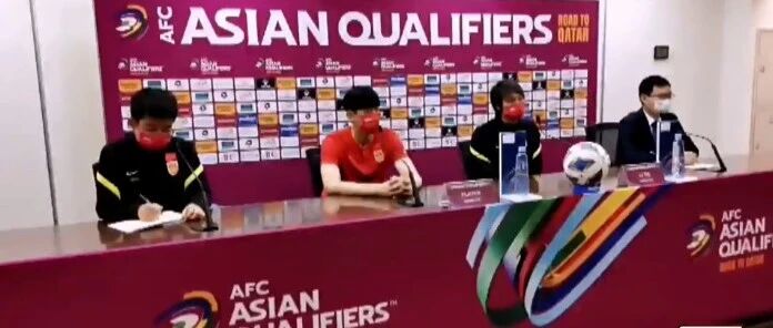 1-1的赛后新闻发布会，也能开成32分钟的表彰大会