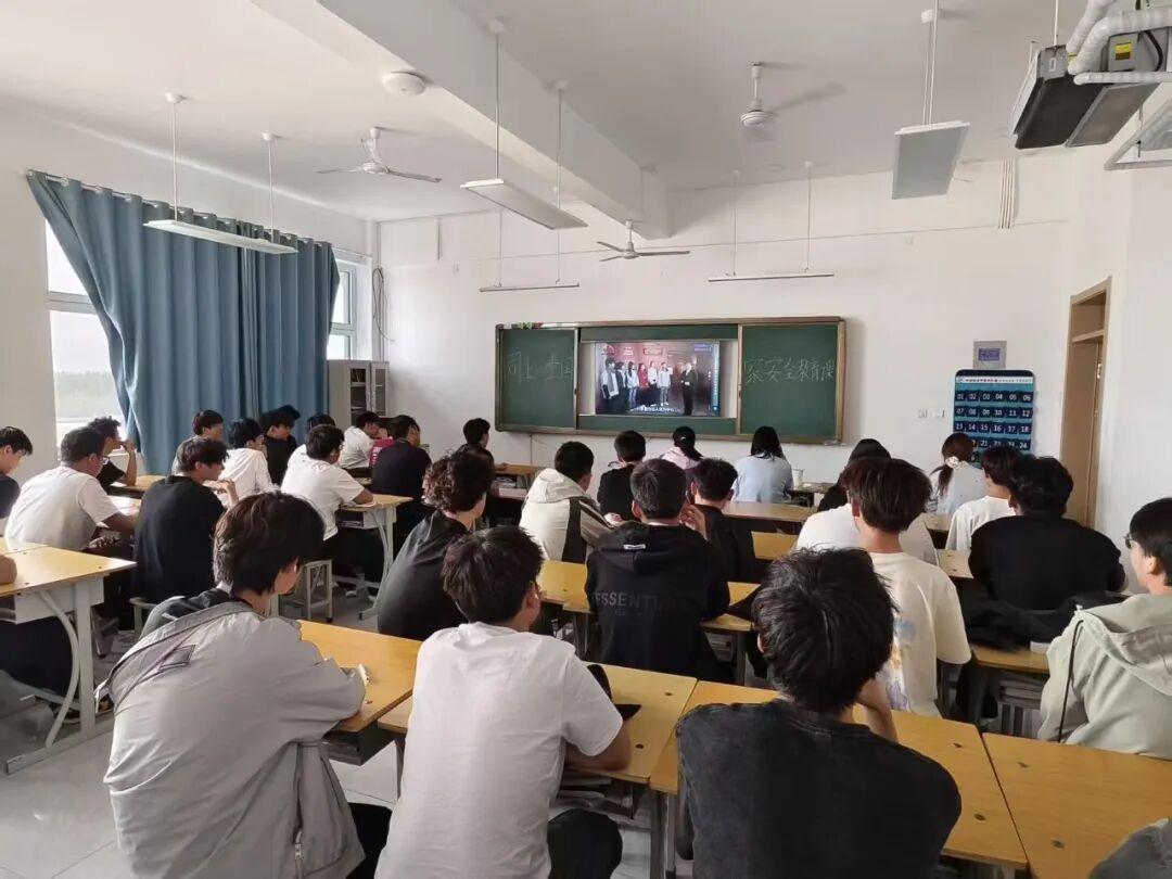 机电一体化五班.jpg