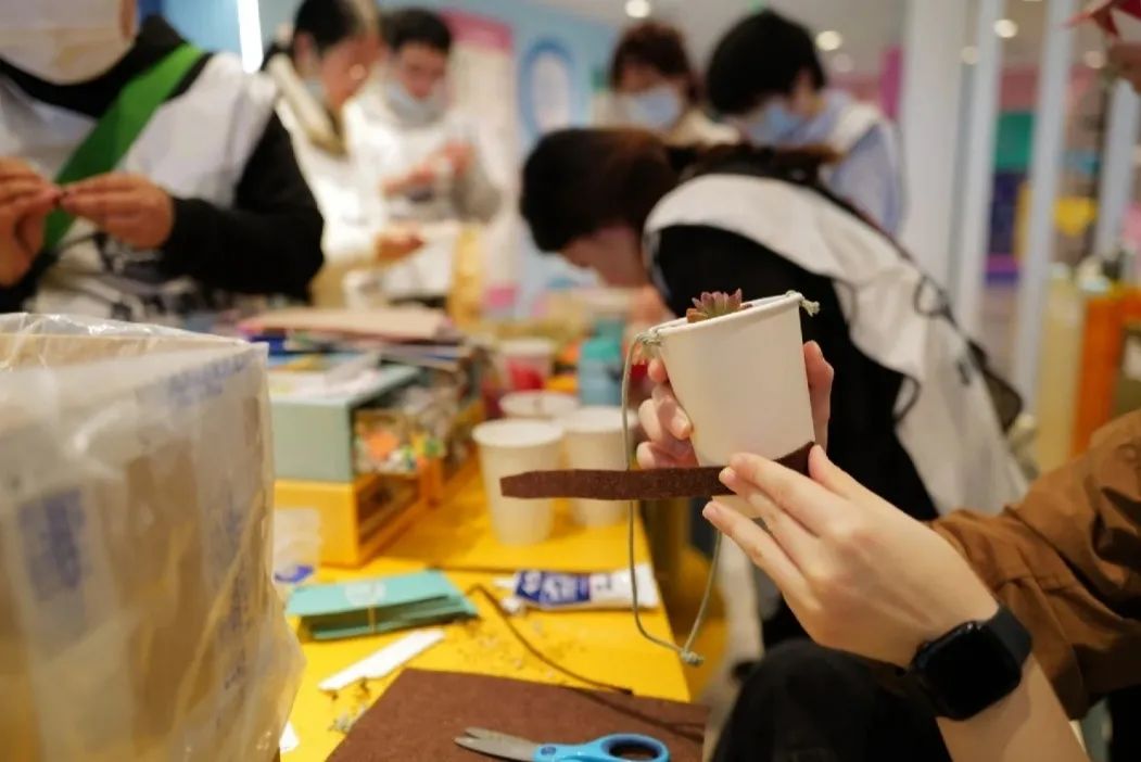 展览艺术家_艺术展览_展览艺术品