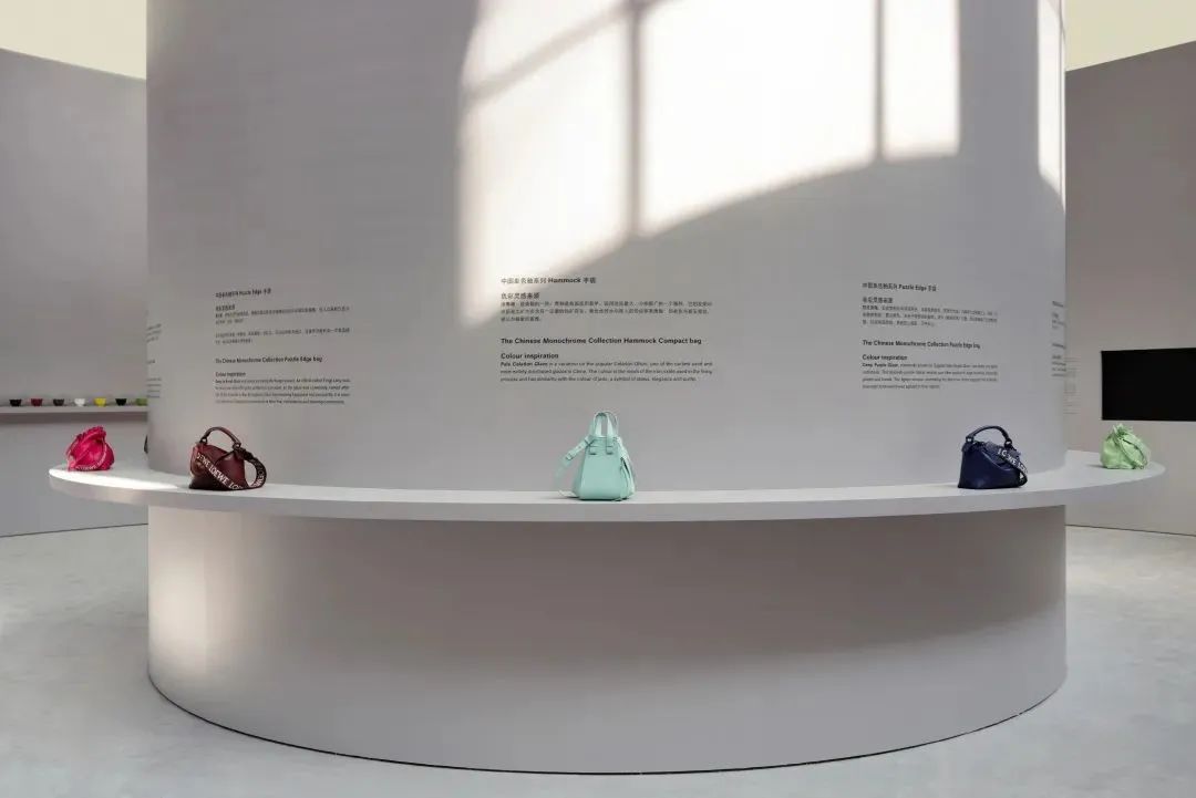 展览艺术品_艺术展览_展览艺术家