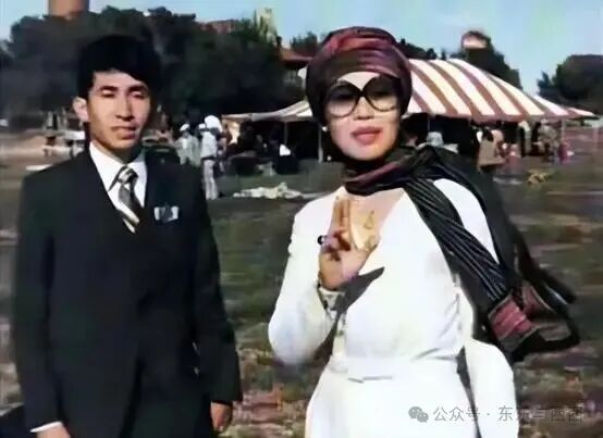 Queen Sirikit: Betrayed the King of Thailand who loves her, cheated on the  male bodyguard, the two show their love - iNEWS