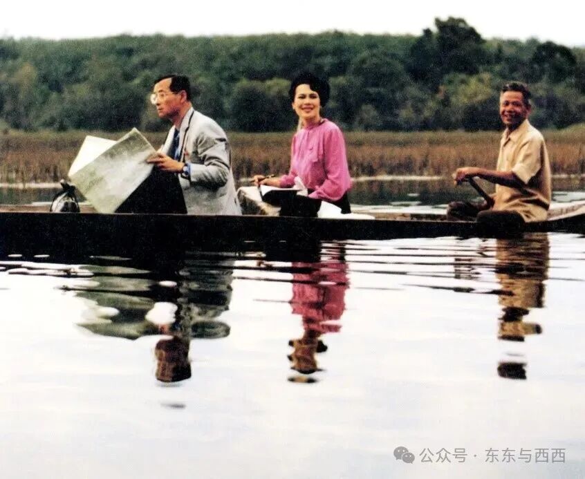 Thailand's Queen Sirikit, the Queen Mother, Passes Away at 93 - Laotian  Times