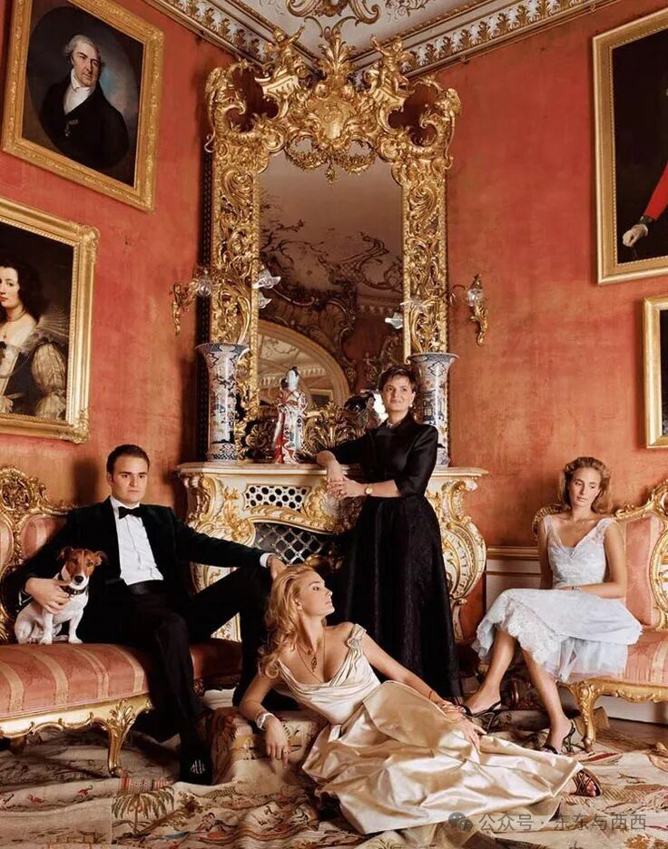 hotel-haute-societe: Gloria, Princess of Thurn and Taxis with her children:  Maria Theresia, Albert Elisabeth Photographed by Philipp von Hessen (Prince  Philipp of Hesse)