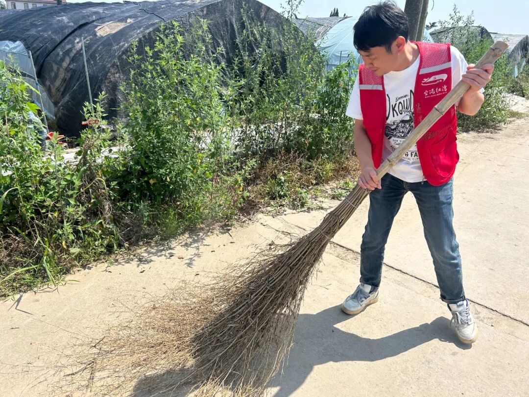 紫星村：“志愿红” “网格蓝” “环卫橙” 绘就美丽乡村新画卷