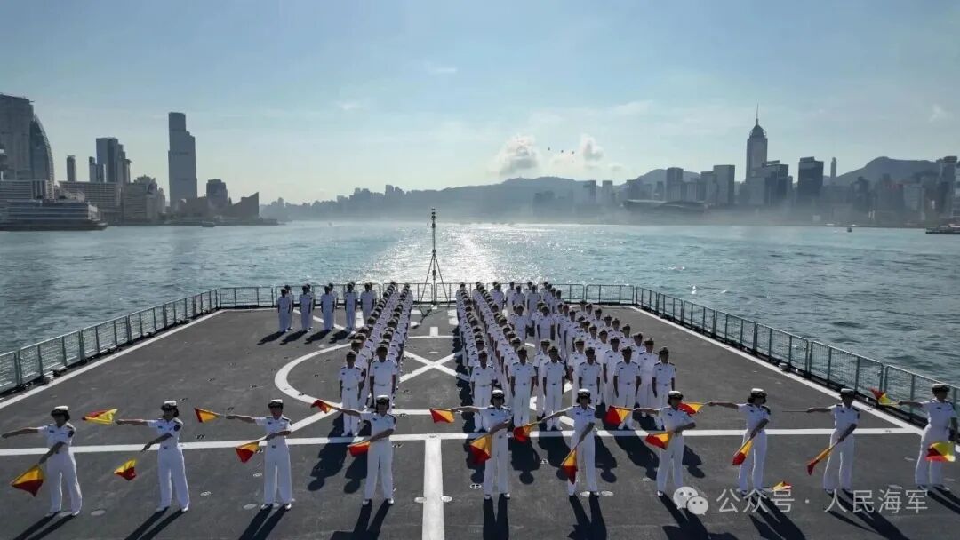 中国双航母编队返港
