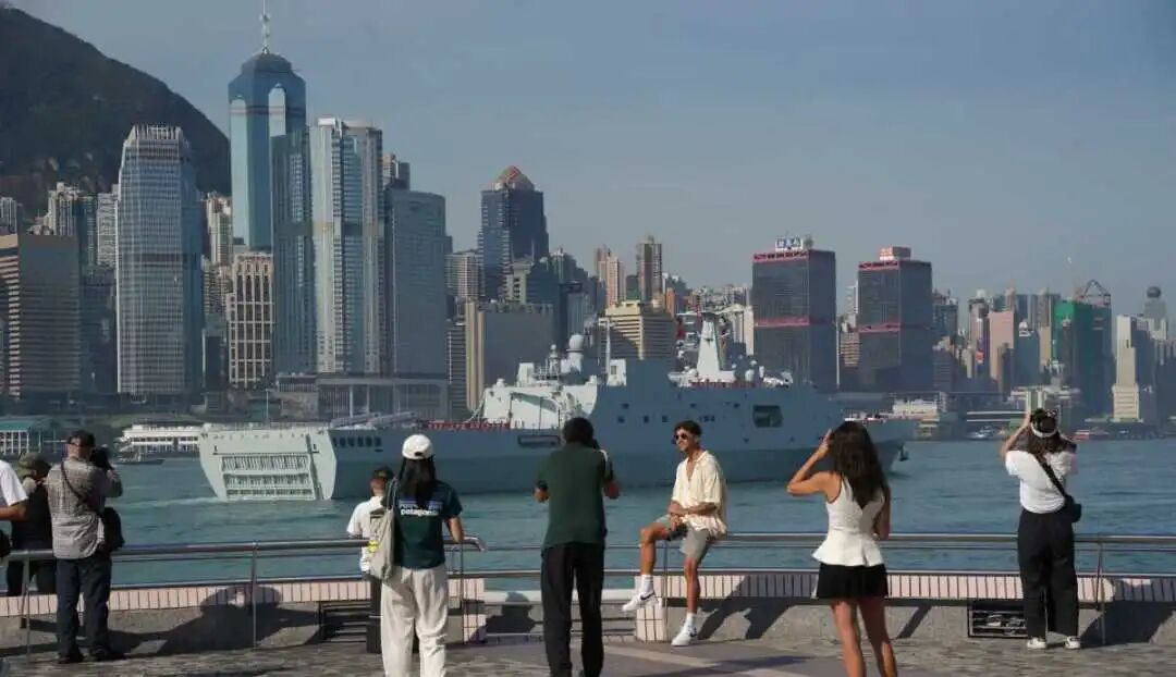 中国双航母编队返港
