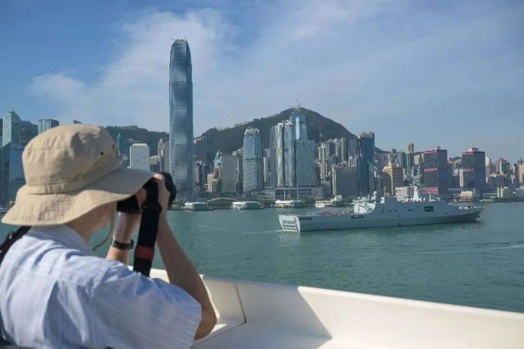 中国双航母编队返港