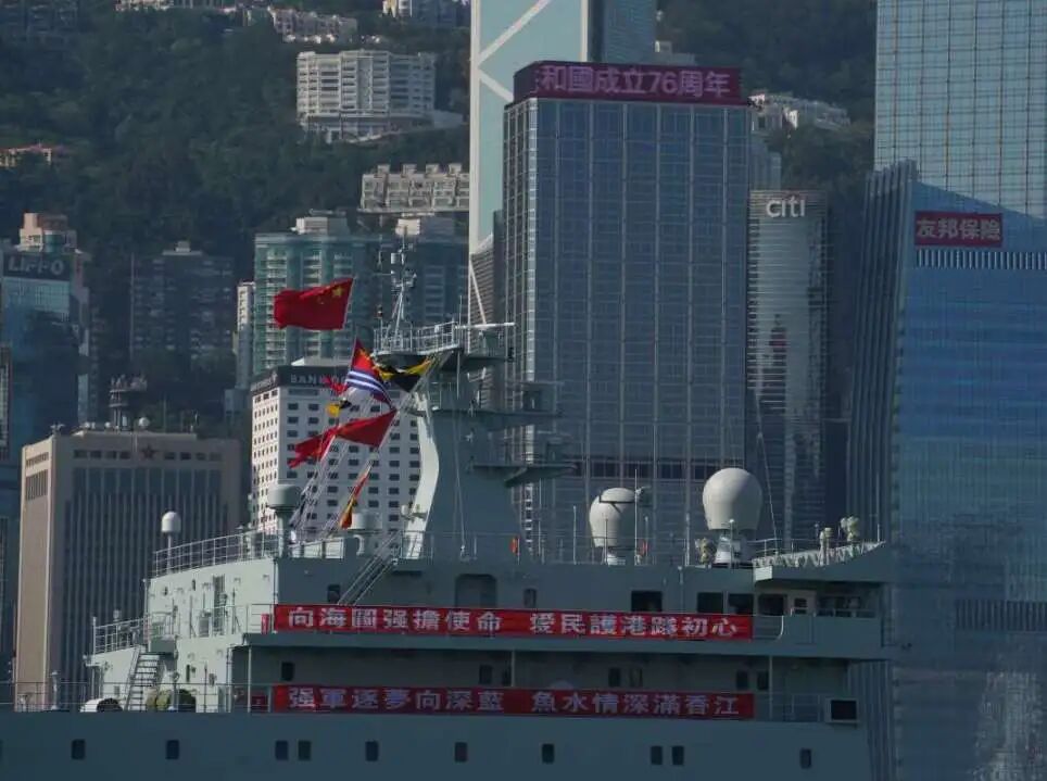 中国双航母编队返港