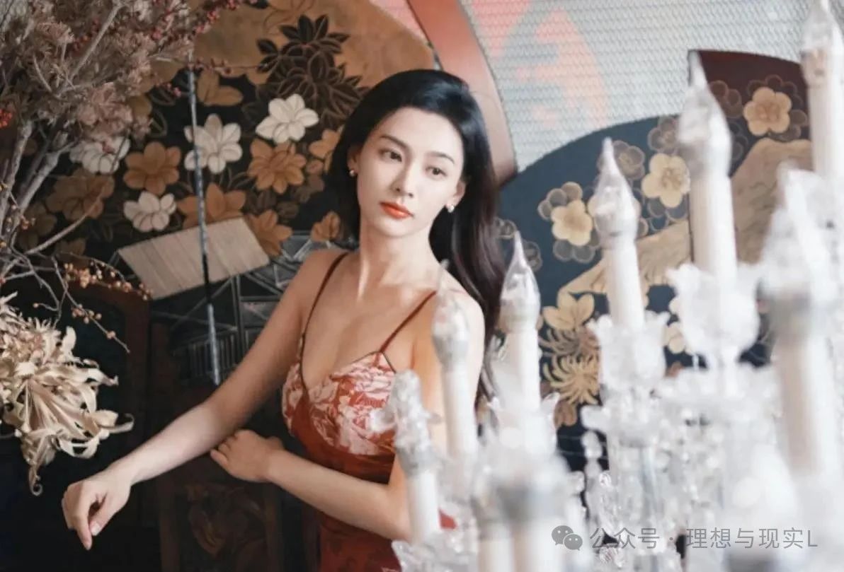 丁笑滢:美貌与实力并肩的清纯女神,她究竟是如何俘获人心的?