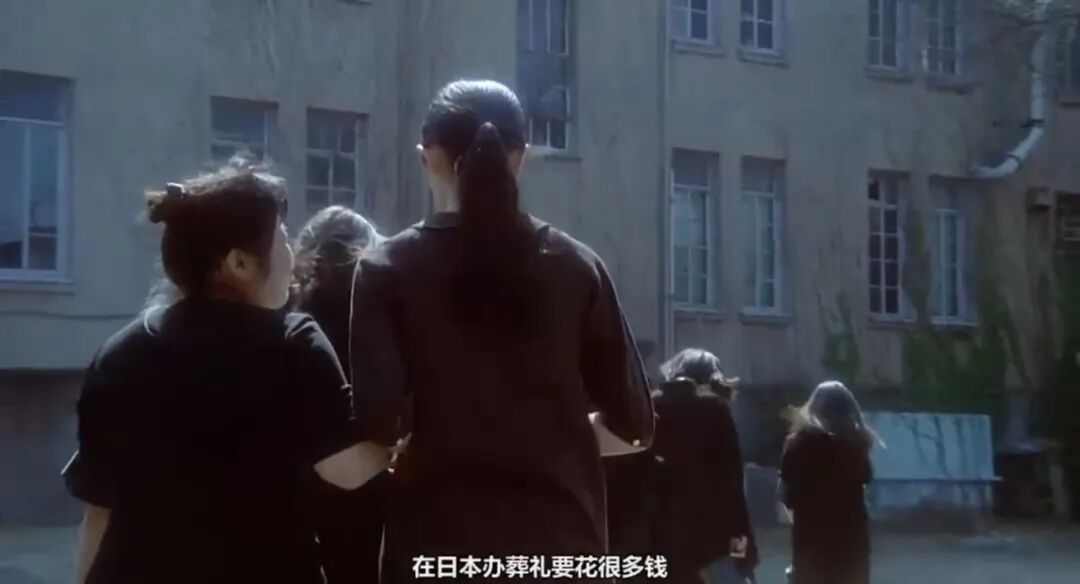 日本犯罪电影真敢拍，《燕尾蝶》很脏很压抑，内容大胆又疯狂！