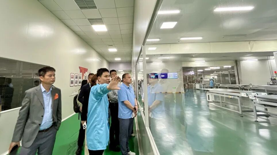 太阳能镇江公司的成立背景,发展历程以及目前的产业规模和市场地位