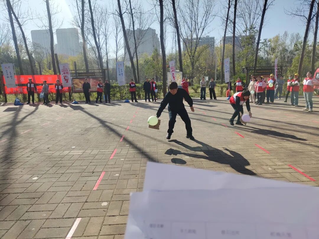 赶鸡入笼.jpg