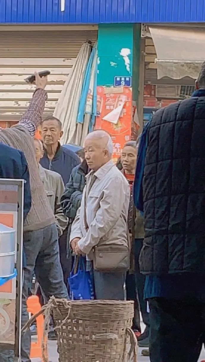 美女开出月薪40万征男友,我想报名!-微信头条网 美女开出月薪40万征男友,我想报名!