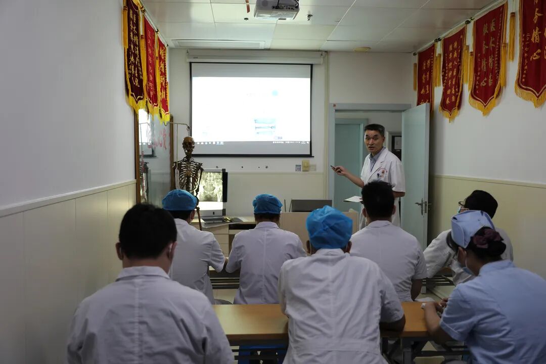 【喜讯】喜讯我院5名师生荣获自治区卫健委2022年度住院医师（助理全科医生）规范化培训优秀人员通报表扬