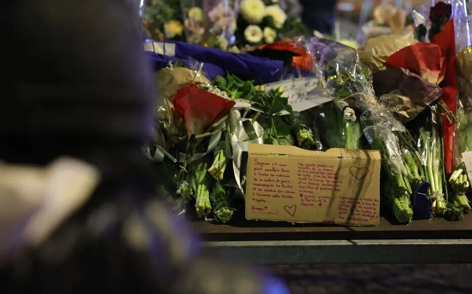 瑞士滑雪胜地酒吧爆炸，40死115伤。