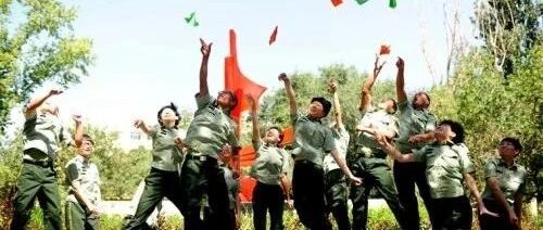 高三男生大汗淋漓背书上热搜…从班级倒数，到现在全班前三