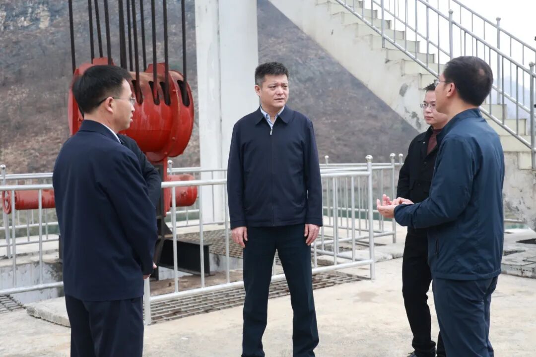 李巍在钟山区宣讲全国两会精神并调研时强调夯实农业基础抓实农业生产